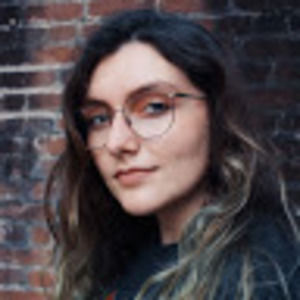 Meet your Posher, Adrienne